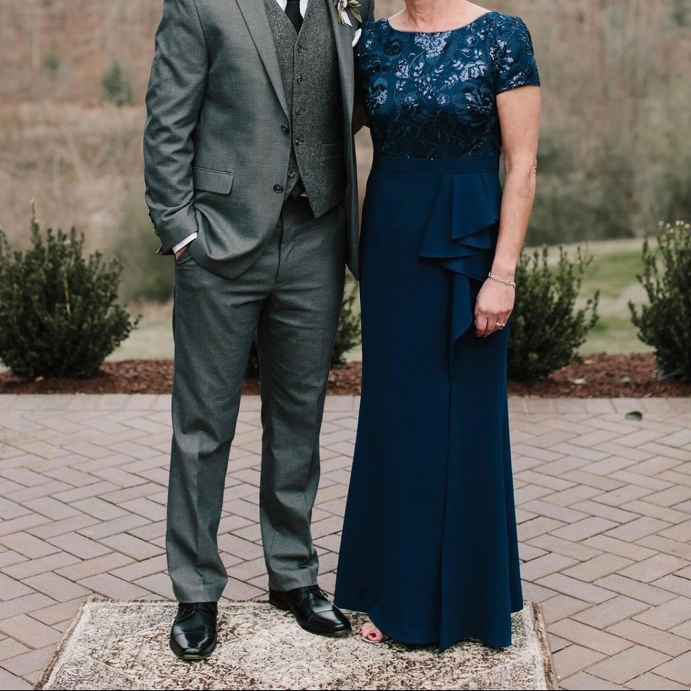 Adrianna Papell navy blue sequined formal full length gown size 8